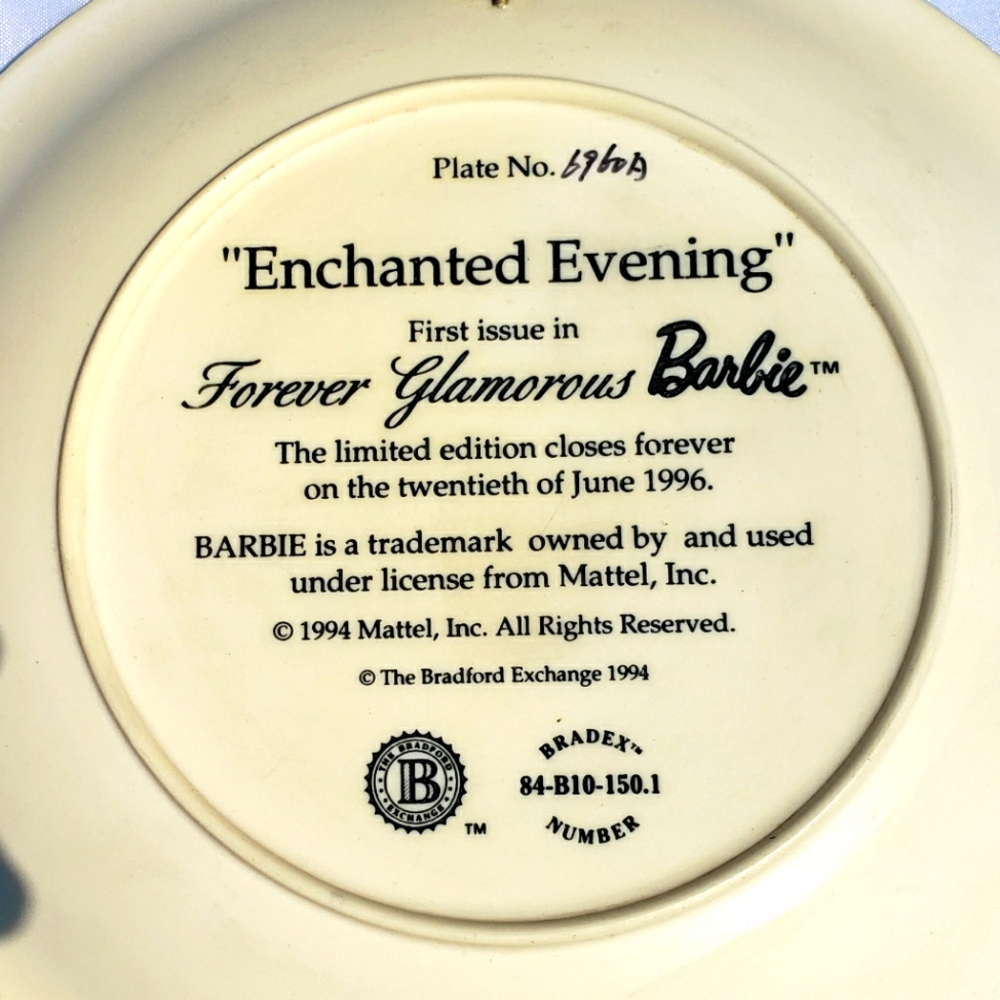 Multiple Collectable Barbie porcelain plates - Picture 6 of 16